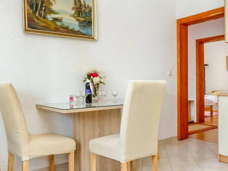 Apartments Damir Kastel Stafilic