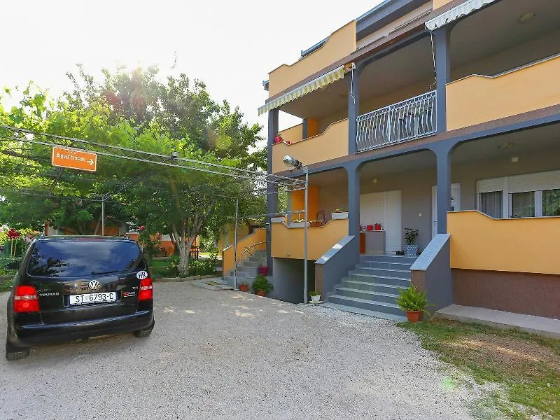 Apartments Damir Kastel Stafilic