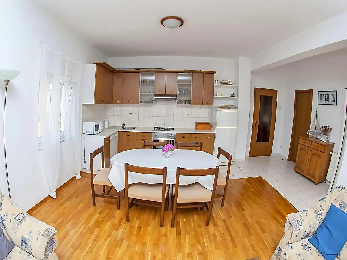 Apartments Damir Kastel Stafilic