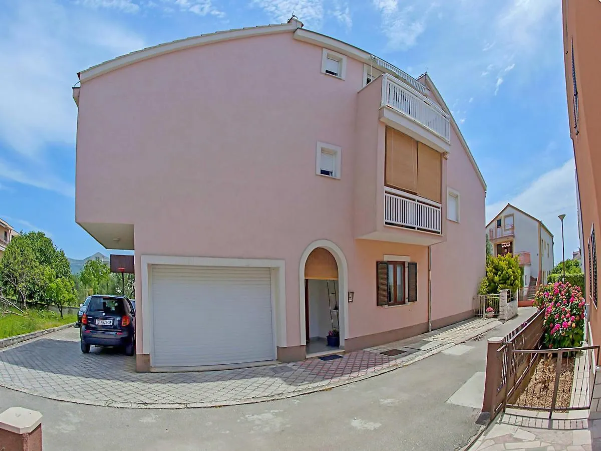 Apartments Damir Kastel Stafilic