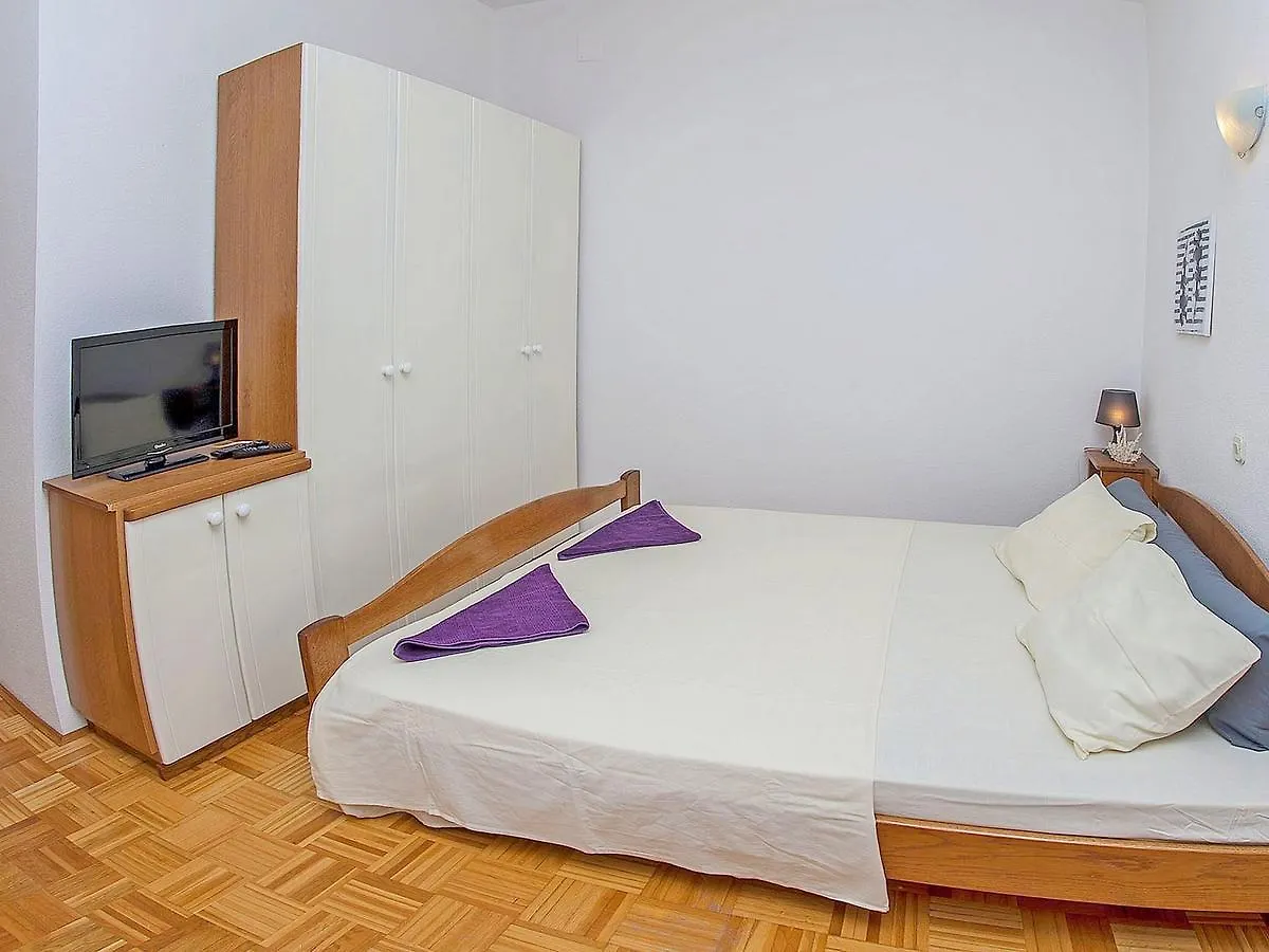 Apartments Damir Kastel Stafilic