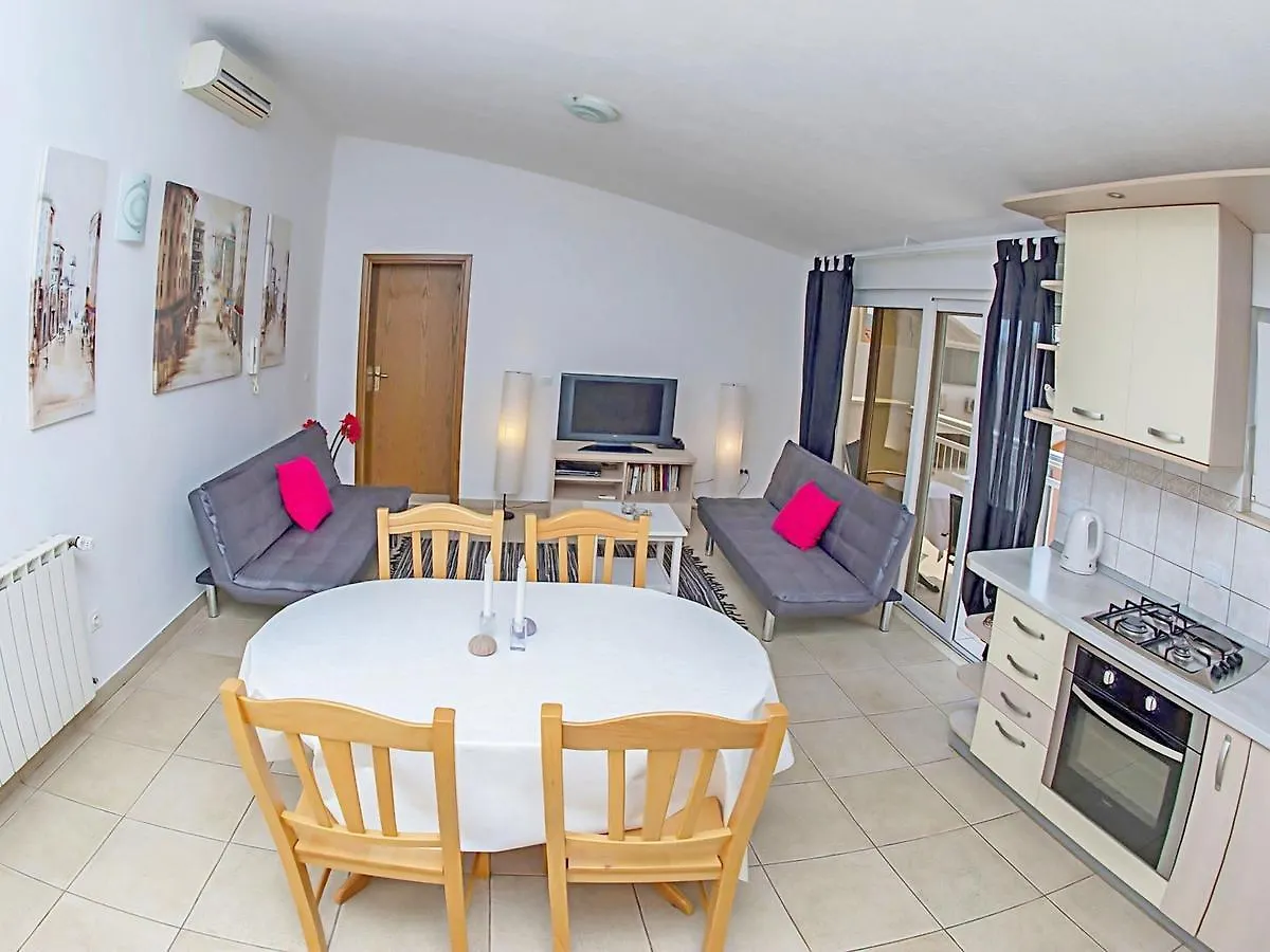 Apartments Damir Kastel Stafilic