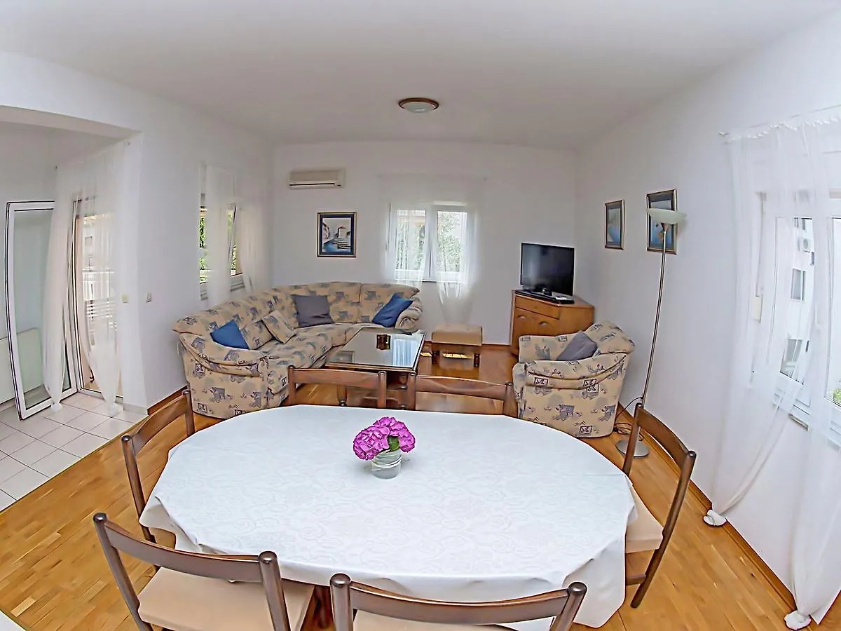 Apartments Damir Kastel Stafilic