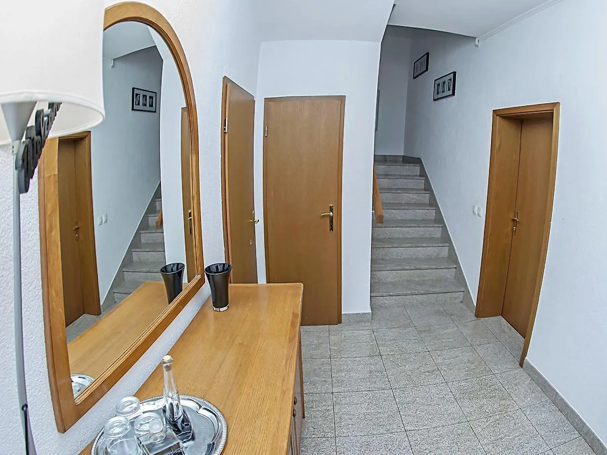 Apartments Damir Kastel Stafilic 0*,