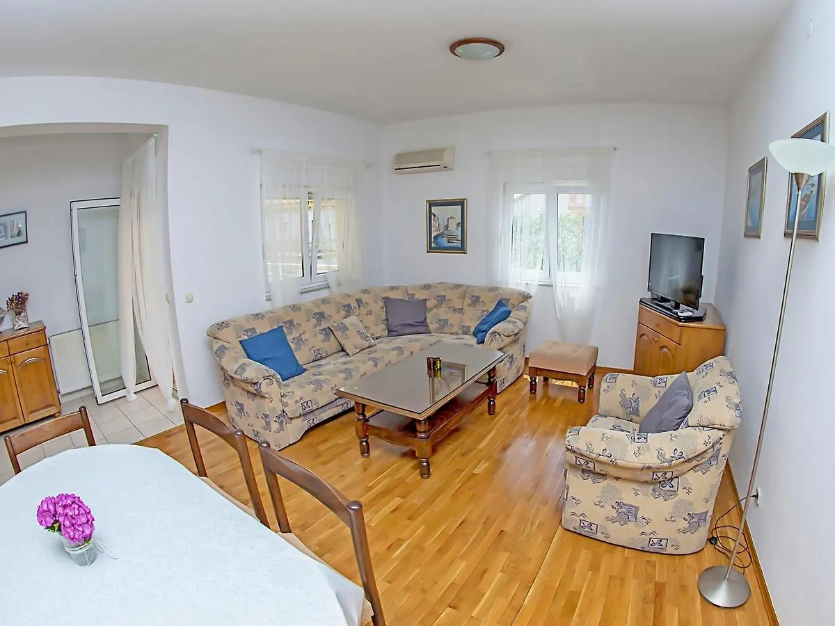 Apartments Damir Kastel Stafilic