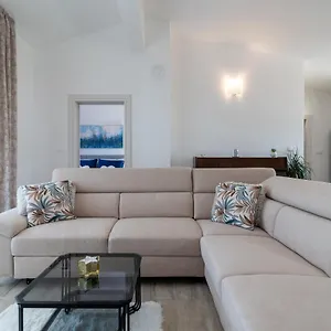 Amazing Sea View Apartment- Romantica Apartment