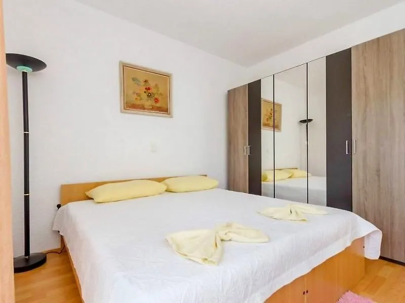 Apartments Damir Kaštel Štafilić